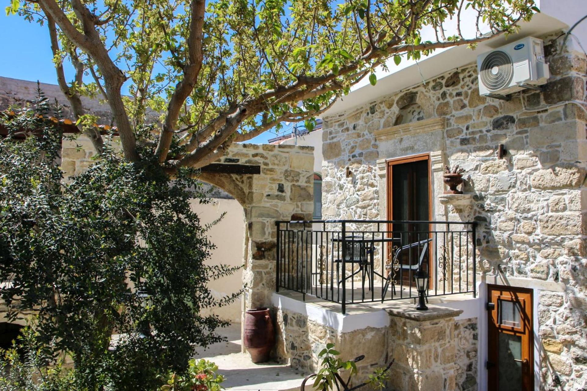 Stone House Elefteria Near Matala Beach Petrokefalion ภายนอก รูปภาพ